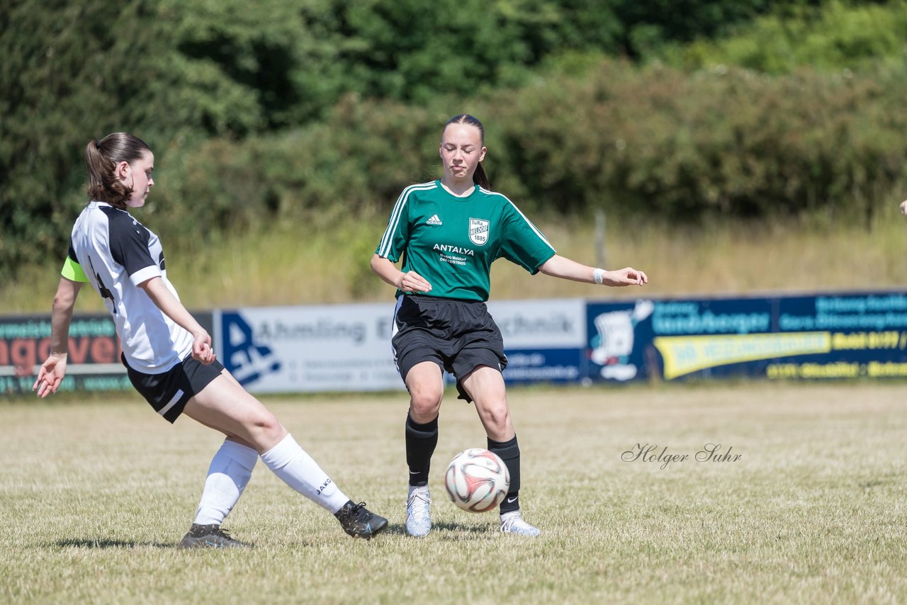 Bild 73 - wBJ TuRa Meldorf/Buesum - JFV Luebeck : Ergebnis: 1:0